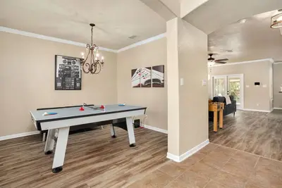 Image de Long Stay Only Cibolo Getaway | Pool Air Hockey