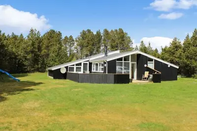 \"Halwarth\" - 250m from the sea by Interhome