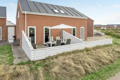 Image de \"Hugo\" - 2. 5km from the sea by Interhome