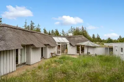 \"Gunnie\" - 1. 1km from the sea by Interhome