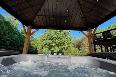 Image de Charming Mountain Escape | Hot Tub & Scenic Views