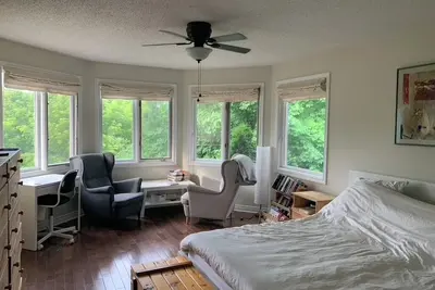 Image de Large bright home in Port Hope, commuting distance to Gta, Oshawa, Peterborough