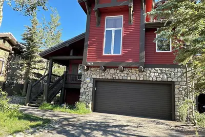 Image de Large Family Home. Washer/Dryer, Pool Table & Gas Grill. Mountain Views
