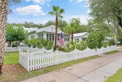 Image de 4 Bedrooms in the Village - Ocean Blvd