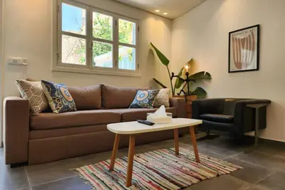 Image de Railway House 2br Apt w\/front yard, 24 hours power