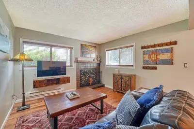 Image de Avon condo · Riverfront family-friendly condo