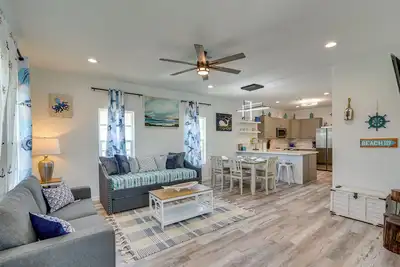 Image de Walk to Gulf: Ocean-View Home in Crystal Beach!