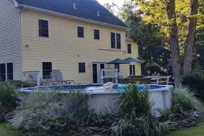 Image de Spacious Summer rental! Secluded on 3 acres near the ocean and the Bay!