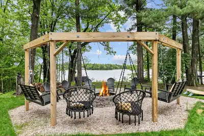 Image de Level Up Your Stay | Hot Tub, Games & Fitness