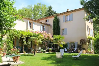 Image de Belle Bastide à la campagne, parc et piscine à 5 Km d'Aix