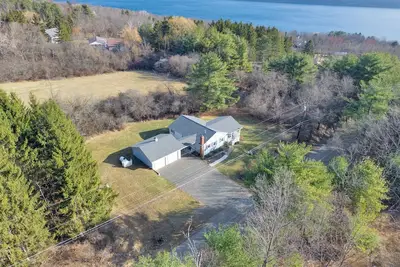 Image de Cozy, simple 2 bed, 1 bath in Flx wine country.