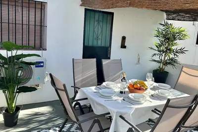 Image de Colorful & Cozy Old Town Gem: 5* Location, Rooftop