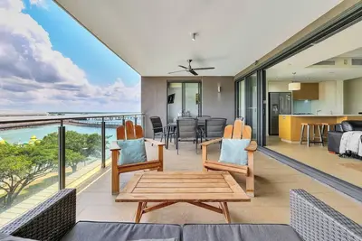 Image de Darwins Dazzler Your Ultimate Waterfront Escape