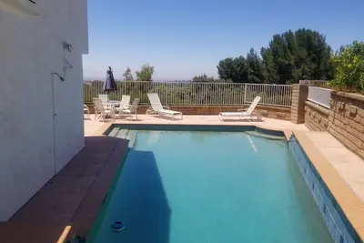 Image de Brand new listing! Big 4 bd home-Laguna/Irvine/Disney close-Pool/views & hiking