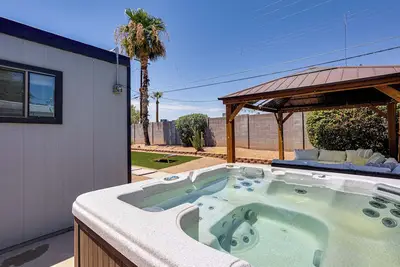 Image de Pet Friendly Scottsdale Home W/ Hot Tub!