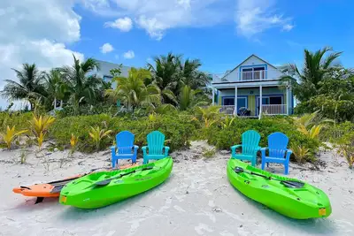 Image de On The Beach w\/Kayaks, Paddleboard, Amazing Views Throughout