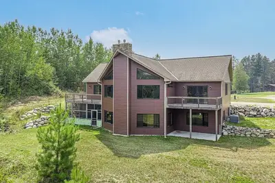 Image de Little East Lake Escape, Lodge, Snowmobile Paradise + Fishing, Snowmobiling, Skiing