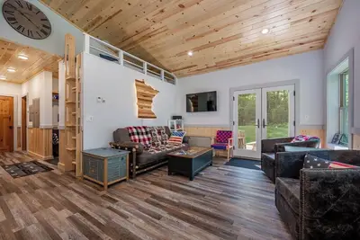 Image de Long Lake Lookout - Two Bedroom, Two Bathroom, Private Lakefront Cabin in the Northwoods Mn