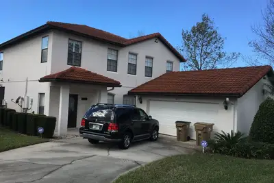 Image de Large 4 bed 3 bath Villa with Pool and spa on a corner lot