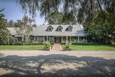 Image de The Magnolia Manor ::  Picturesque French Wine Country Estate - Great Location!