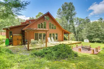 Image de 1 Mi to River: Cabin w/ Fire Pit in Milanville!