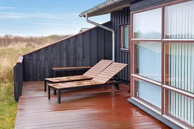 Image de \"Carit\" - 300m from the sea by Interhome