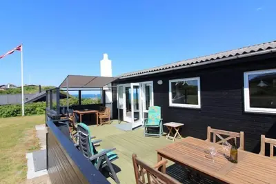 Image de \"Ellynor\" - 200m from the sea by Interhome