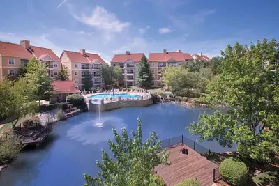 Image de 2 Bedroom Condo w/ Full Kitchen at Branson At The Meadows Resort! ! Sleeps 8! !