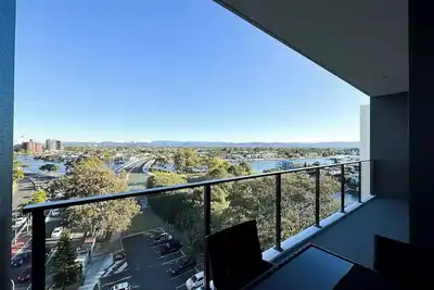 Image de New Two Bedroom Water View Apartment Plus free parking