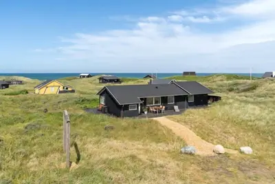Image de \"Dila\" - 150m from the sea by Interhome