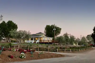Image de Windmill House on Rails Nap Estate.