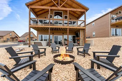Image de Lake View, Private Hot Tub, Fire Pit, Pools, Lazy River, 5 Br, 18 mins to Sdc