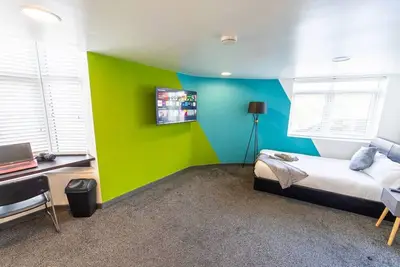 Image de Cosy spacious studio available