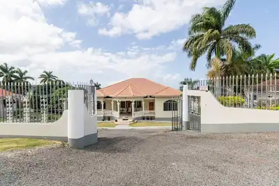 Image de Lovely 1-Bed in Montego Bay-Rose View Apartment