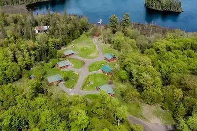 Image de 6 Cabins - Lakefront - 4 Season
