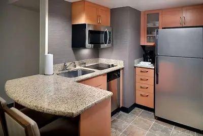 Ideal Mix of Comfort and Value! Free Breakfast, Near Freedom Park