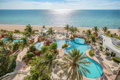 Image de Luxury Suite on the ocean at Resort in Sunny Isles
