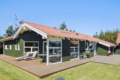 \"Heggi\" - 900m from the sea by Interhome