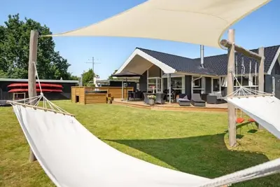 Image de \"Nine\" - 200m from the sea by Interhome