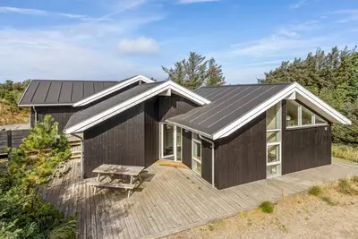 Image de \"Elna\" - 400m from the sea by Interhome