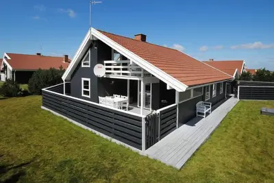 \"Bente\" - 800m from the sea by Interhome