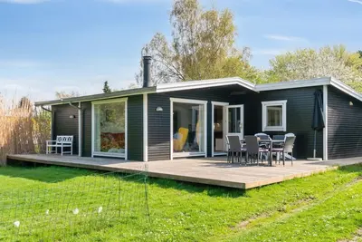 Image de \"Bassi\" - 650m from the sea by Interhome