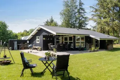 Image de \"Hollie\" - 550m from the sea by Interhome