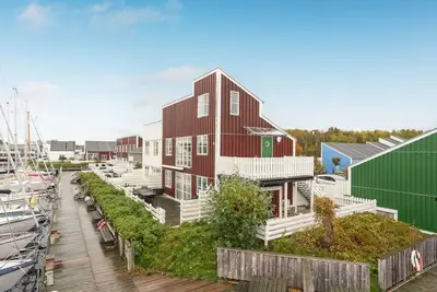 Image de \"Tyyne\" - 5m from the sea by Interhome