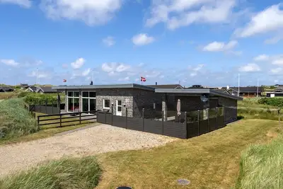 Image de \"Synthia\" - 300m from the sea by Interhome