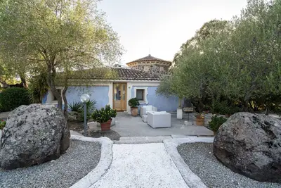 Appartement \"Art House\" avec vue sur les montagnes, terrasse privée et Wi-Fi