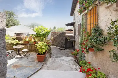 Image de Maison de vacances \"La Casina di Nella\" avec vue montagne, jardin partagé et balcon