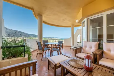 Image de Appartement 'Señorio De Aloha In Puerto Banus' avec vue sur montagne, Wi-Fi et climatisation