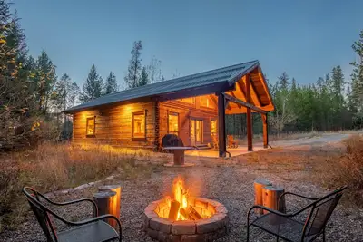 Image de Frontier Cabin, 7 min to Glacier, Fire Pit