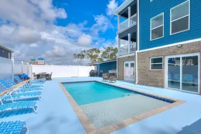 Image de 5 Bedroom 6. 5 Bath Duplex, Ocean View, Dog Friendly, Pool, Sleeps 16